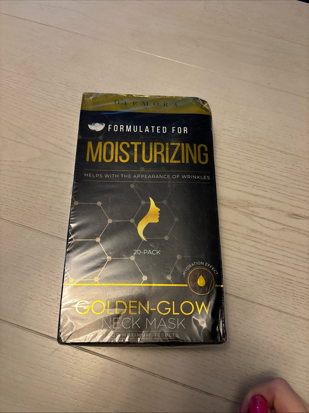 NEW IN BOX Dermora neck mask